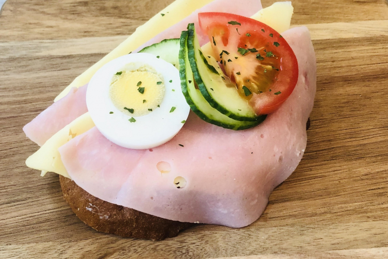 Chlebíček šunkový 105g
