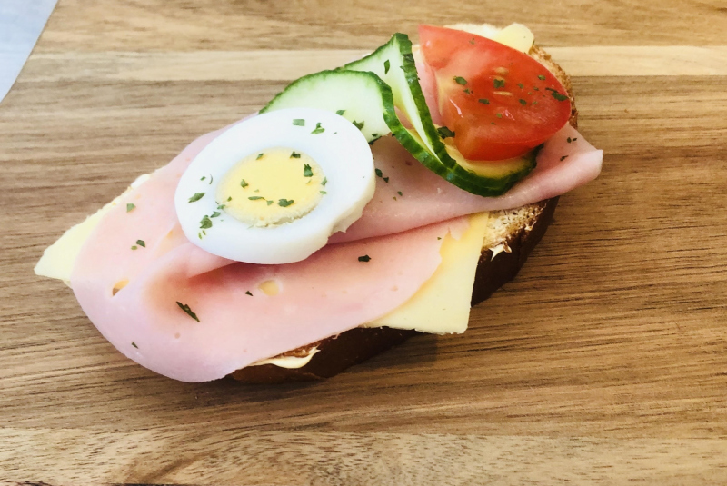 Chlebíček šunkový s vajíčkom 75g